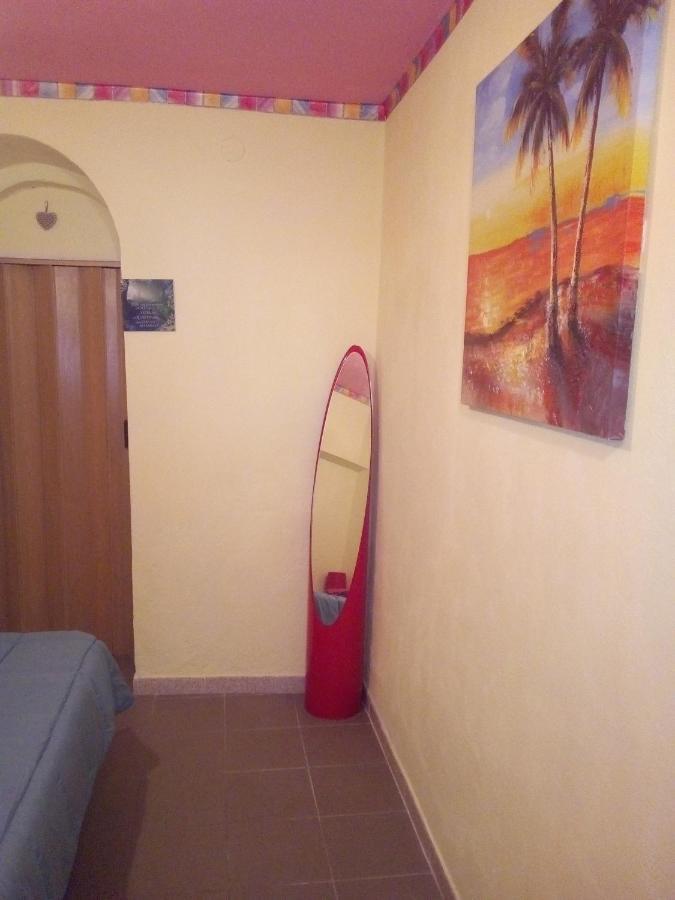 Al Mare, Al Sole, Si', Ma Nella Casa Del Minatore Буджерру Экстерьер фото
