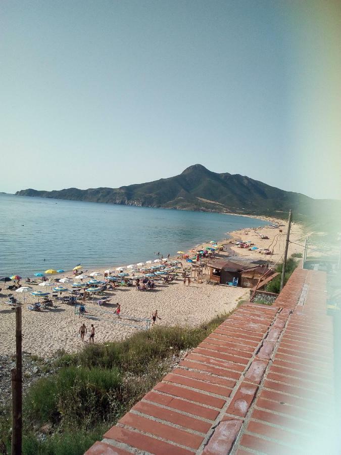 Al Mare, Al Sole, Si', Ma Nella Casa Del Minatore Буджерру Экстерьер фото