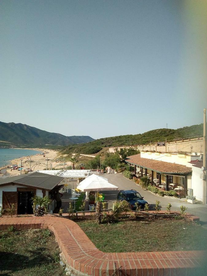 Al Mare, Al Sole, Si', Ma Nella Casa Del Minatore Буджерру Экстерьер фото